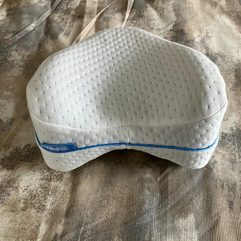 Contour Legacy Memory Foam Leg & Knee Side Sleeper Pillow for Comfort & Relief - Picture 5 of 6